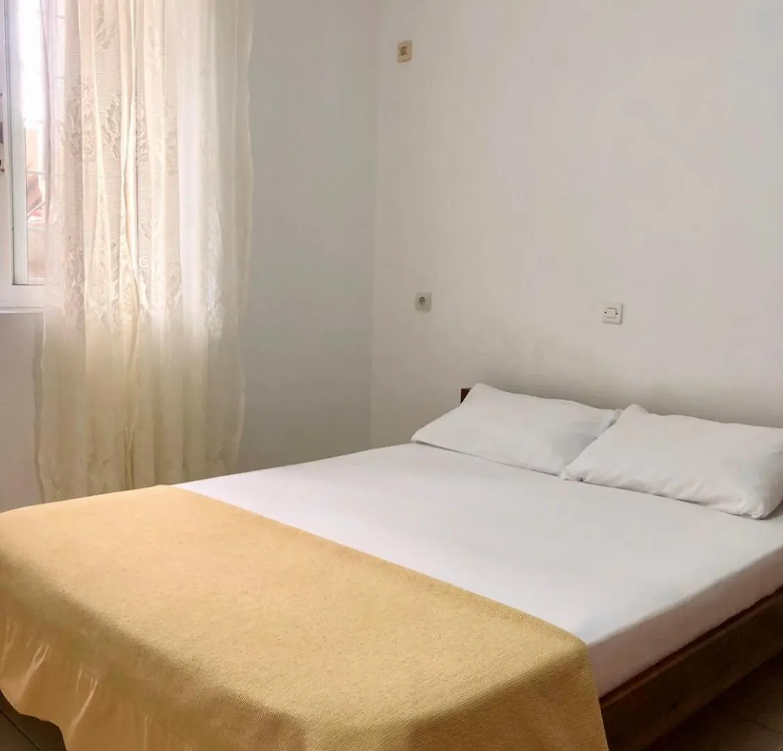 Green Heaven Apartment Sarandë 0*,  Albania