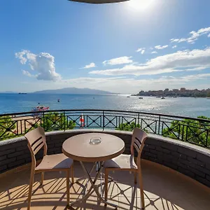 Hotel Summer, Sarandë
